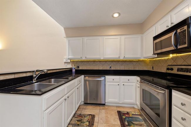 APT-222 - 2611 Grants Lake Blvd, Townhouse with 2 bedrooms, 2 bathrooms and null parking in Sugar Land TX | Image 9