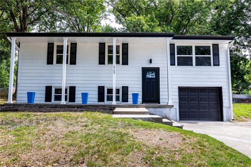 5709 N Drury Ave, Kansas City, MO, 64119-2458 | Card Image