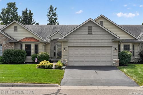 6216 Butternut Cir, Brighton, MI, 48116-9813 | Card Image