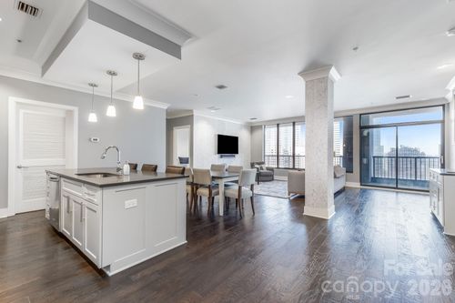 2005-222 S Caldwell St, Charlotte, NC, 28202-2799 | Card Image