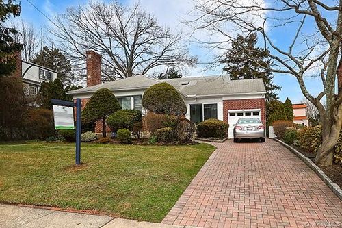 97 Vanderbilt Ave, Manhasset, NY, 11030-1919 | Card Image
