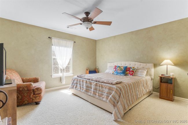 upstairs bedroom | Image 34
