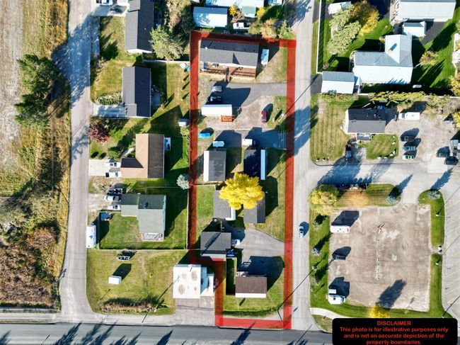 Aerial view with a residential view | Image 17