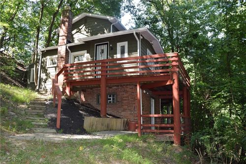 2133 Reyburn Rd, Cleveland Heights, OH, 44112-1574 | Card Image