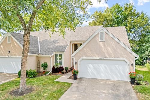 12212 Grant Ln, Overland Park, KS, 66213-2516 | Card Image