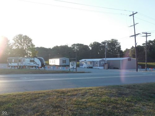 1930 W Us Highway 36, Bainbridge, IN, 46105-9569 | Card Image