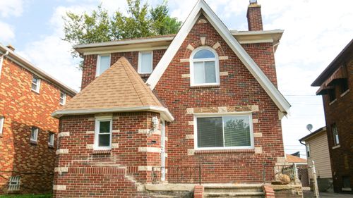 15217 Carlisle St, Detroit, MI, 48205-1336 | Card Image