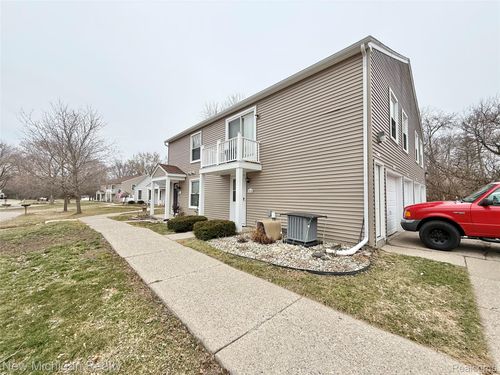 1416 Hobnail Ct, Davison, MI, 48423-2204 | Card Image