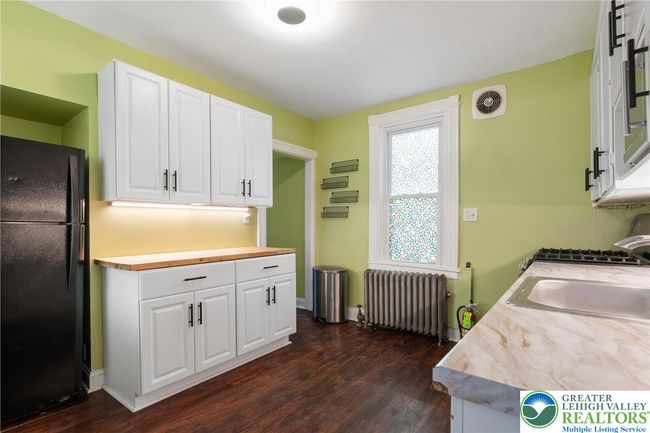 Unit #1 Kitchen | Image 15