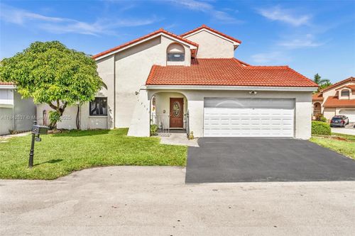 17532 Nw 61st Ct N, Hialeah, FL, 33015-4546 | Card Image
