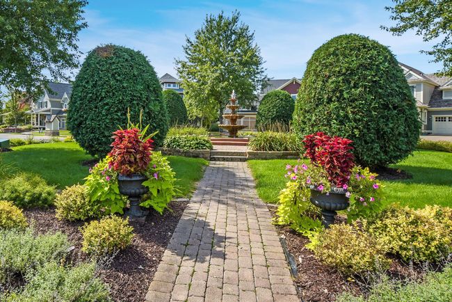 Victor Gardens community fountain | Image 38