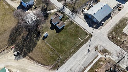 106 E Benson St, Pittsfield, IL, 62363-1221 | Card Image