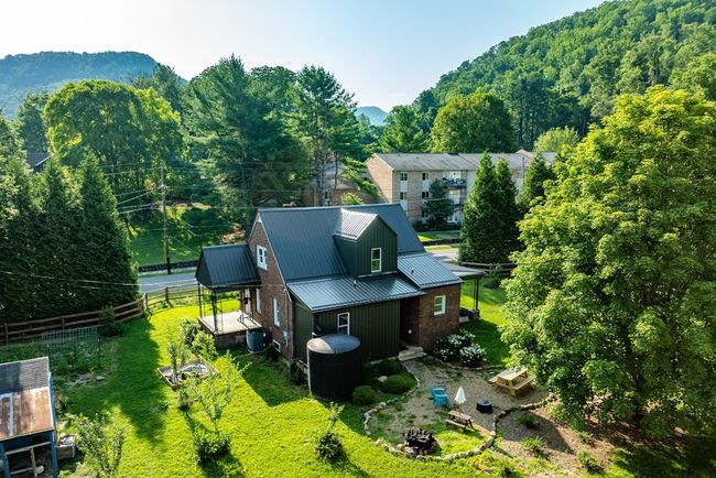 461 S Shady Ave, House other with 3 bedrooms, 3 bathrooms and null parking in Damascus VA | Image 21