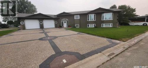 1016 Pacific Ave, Carnduff, SK, S0C2H0 | Card Image