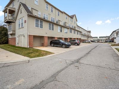 168 Amys Walk Walk, Condo with 2 bedrooms, 2 bathrooms and null parking in Auburn Hills MI | Image 2