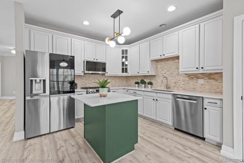 26328 Fieldstone Dr, Novi, MI, 48374-2151 | Card Image