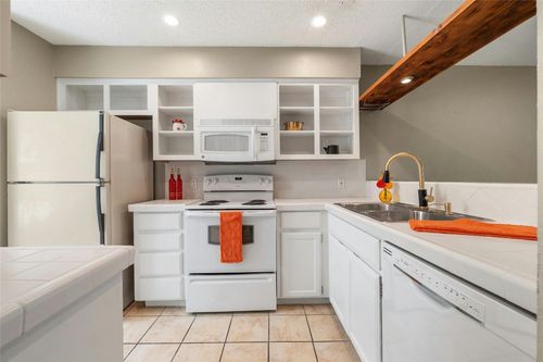 apt-27-3801 Menchaca Rd, Austin, TX, 78704-6750 | Card Image