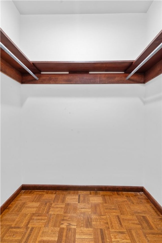 Large bedroom closet | Image 25