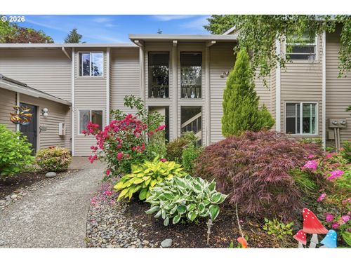 8360 Sw Mariners Dr, Wilsonville, OR, 97070-7457 | Card Image