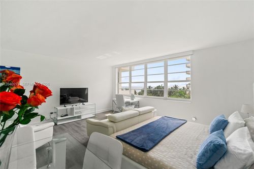 538-100 Lincoln Rd, Miami Beach, FL, 33139-2013 | Card Image