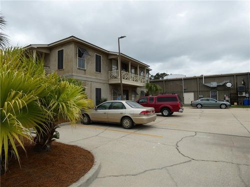 1150-1140-1150 W Causeway Approach, Mandeville, LA, 70471-3038 | Card Image
