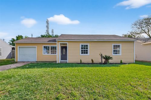 203 Alastair Dr, Pasadena, TX, 77506-2803 | Card Image
