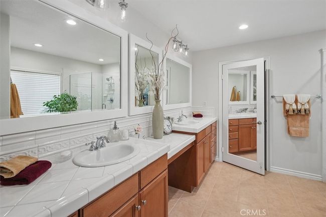 Main Bathroom | Image 25