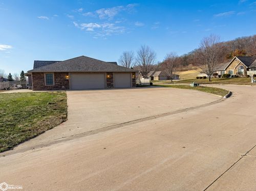 4922 Grand View Ln, Fort Madison, IA, 52627-7614 | Card Image