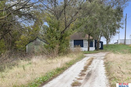 902 Louie Ln, Yutan, NE, 68073-3133 | Card Image