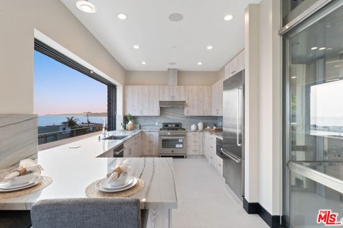 25411 Malibu Rd, Malibu, CA, 90265 | Card Image