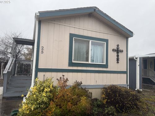 25-612 N Cascade Dr, Woodburn, OR, 97071-3004 | Card Image