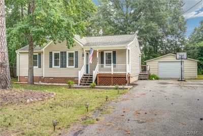 8841 Firethorne Lane, Home with 3 bedrooms, 2 bathrooms and null parking in Chesterfield VA | Image 1