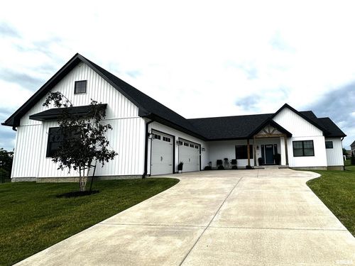 302 Ann Ave, Riverdale, IA, 52722-5721 | Card Image