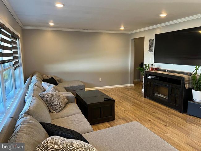 39 Shellflower Rd, House other with 5 bedrooms, 3 bathrooms and null parking in LEVITTOWN PA | Image 14
