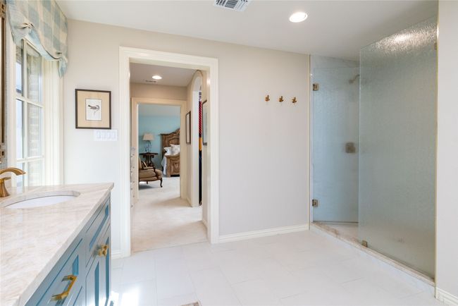 Level 2 master bath | Image 32