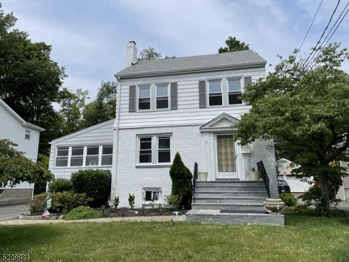 9 Royal Ave, Livingston, NJ, 07039-3121 | Card Image