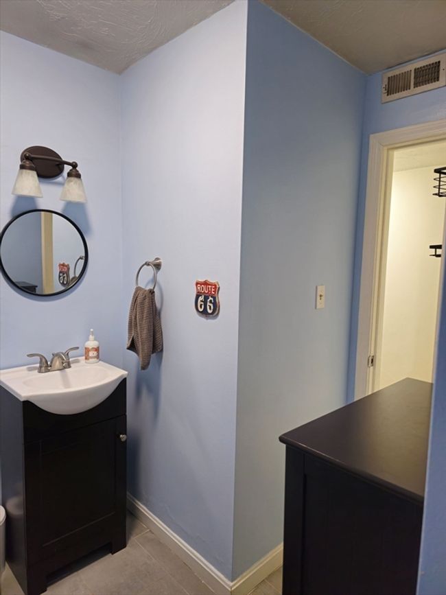 48 - 48 Londonderry Rd, Condo with 3 bedrooms, 2 bathrooms and 1 parking in Grafton MA | Image 21