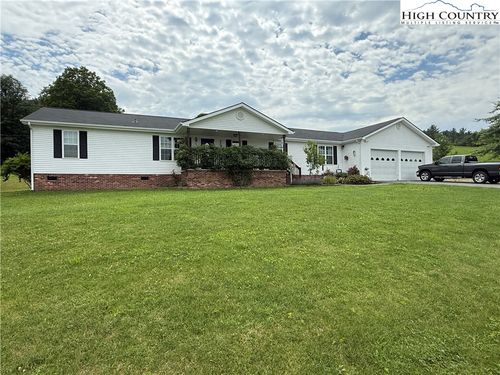 221 Old Cranberry St, Newland, NC, 28657-9705 | Card Image