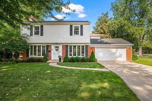 106 S Stratford Rd, Arlington Heights, IL, 60004-6737 | Card Image