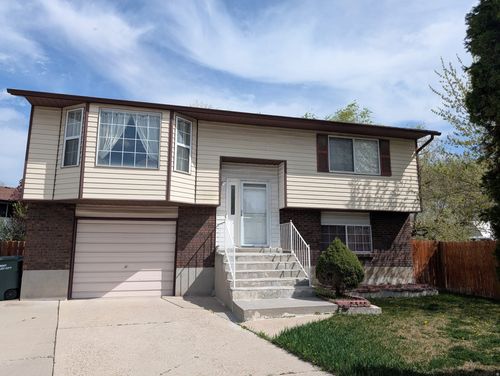 3067 S Maxine St, West Valley City, UT, 84120-1666 | Card Image