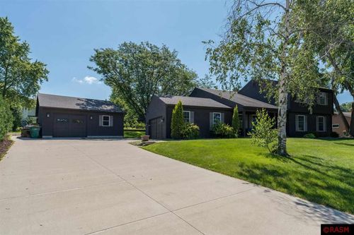 143 Outer Dr, Le Sueur, MN, 56058-2125 | Card Image