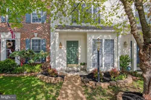 8872 Stable Forest Pl, BRISTOW, VA, 20136-5748 | Card Image