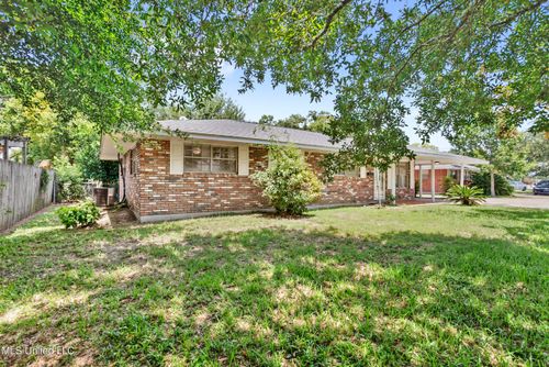 808 Magnolia St, Long Beach, MS, 39560-5821 | Card Image
