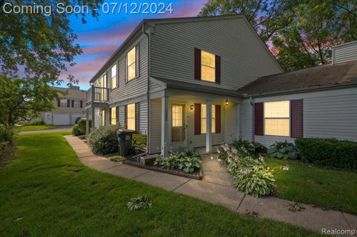 3233 Northfield, Lake Orion Vlg, MI, 48360 | Card Image