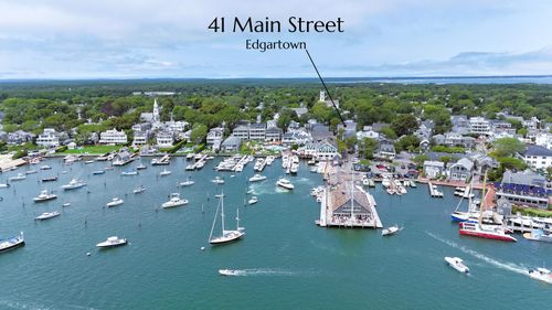 41 Main St, Edgartown, MA, 02539-8233 | Card Image