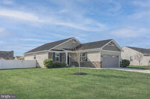 54 Norfolk Ln, MARTINSBURG, WV, 25405-1136 | Card Image