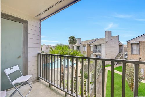 apt-j6-3220 69th St, Galveston, TX, 77551-2084 | Card Image