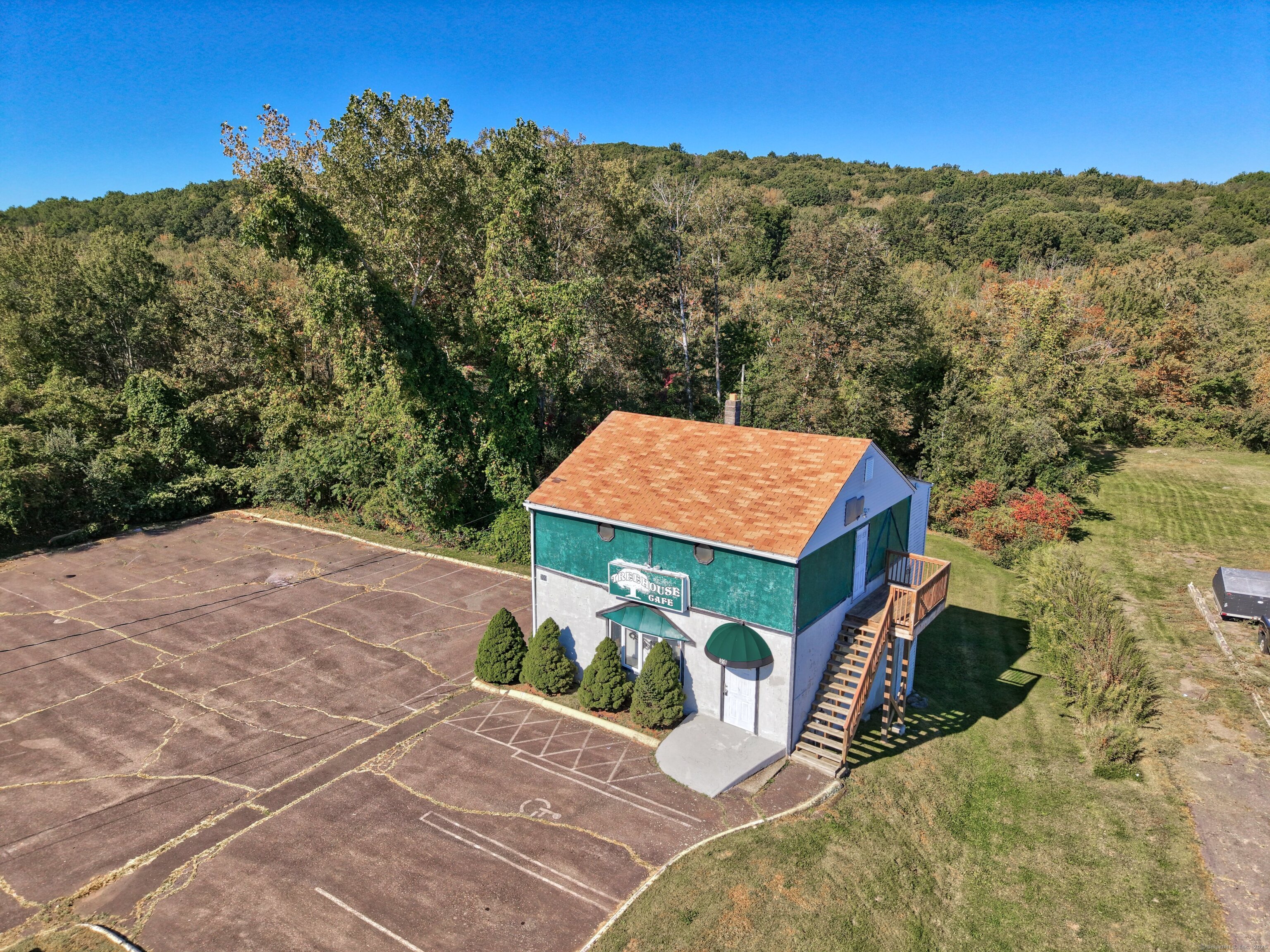 399 Wolcott Rd, Wolcott, CT 06716