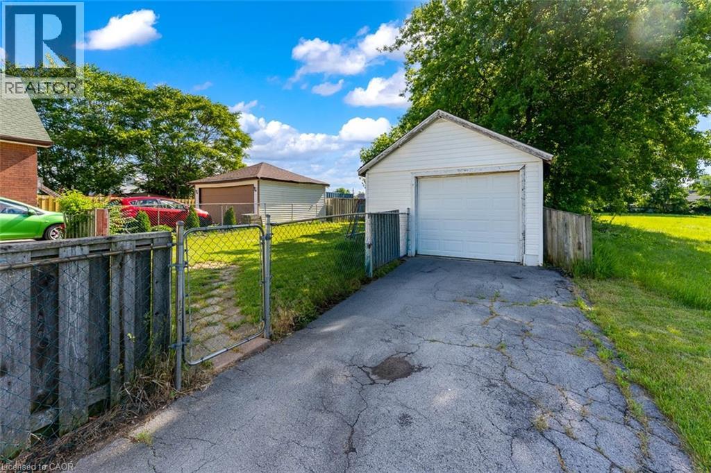 Commercial Sale in Niagara Falls 3