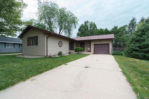 2827 S Paxton St, Sioux City, IA, 51106-3357 | Card Image